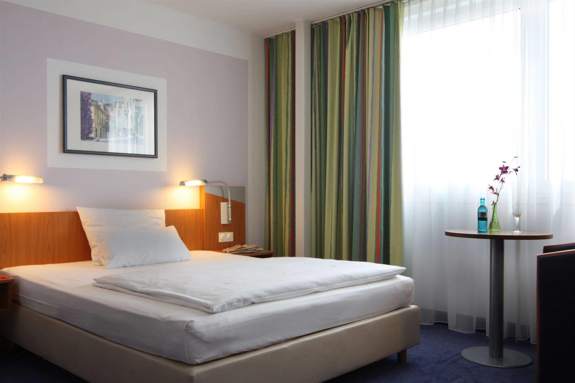 Ramada By Wyndham Hannover Messe Laatzen Luaran gambar
